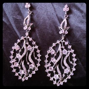 Dangling Silver Flower Earring